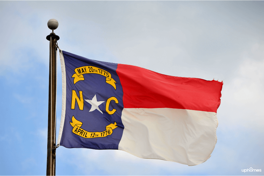 uphomes.com - north carolina state flag welcoming people to pinehurst north carolina during their relocation